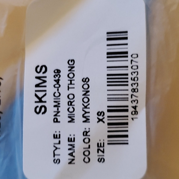 Skims Fits Everybody Micro Thong - Picture 4 of 5